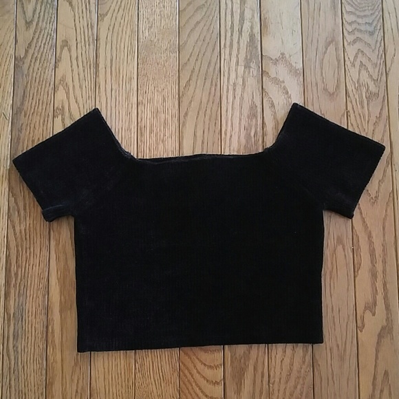 🎉Host Pick🎉 Kimchi Blue Off-The-Shoulder Top - Picture 3 of 5